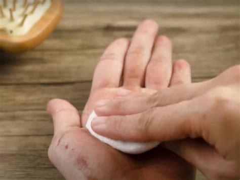 how to get the smell of bleach off your hands