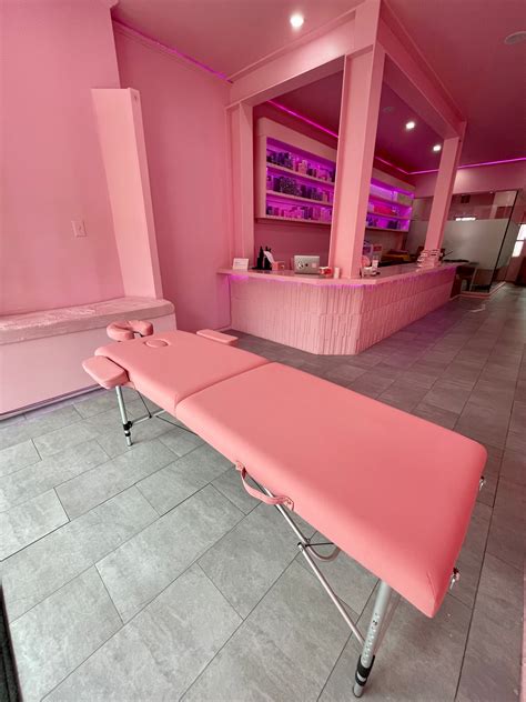 Pink massage table IN STORE ONLY | Trish Cosmetics
