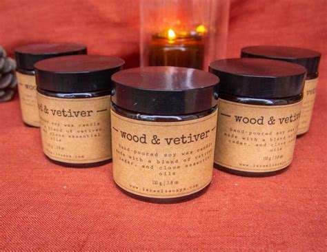 נר סויה Wood and Vetiver - סבוני עץ החיים