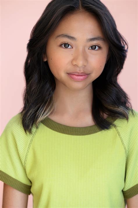 Mia Li's Instagram, Twitter & Facebook on IDCrawl