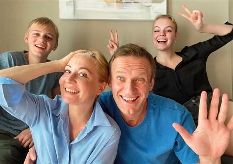 Alexei Navalny's widow Yulia says she'll stand as Russian President ...