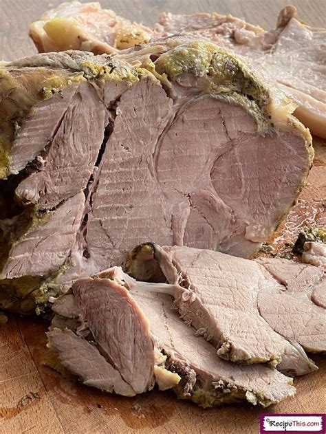 how long to cook pork shoulder roast in slow cooker