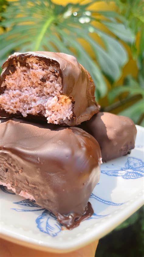 NUDE FOODS | 💖 Irresistible Strawberry Bounty Bars inspired by this