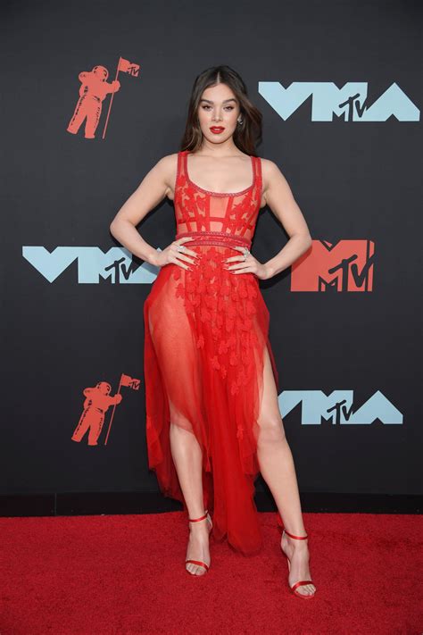 Hailee Steinfeld - Images