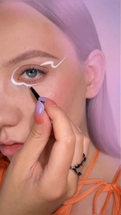 Белые стрелки + сияющие губы = лучшее сочетание от Influence Beauty 🎇 ...