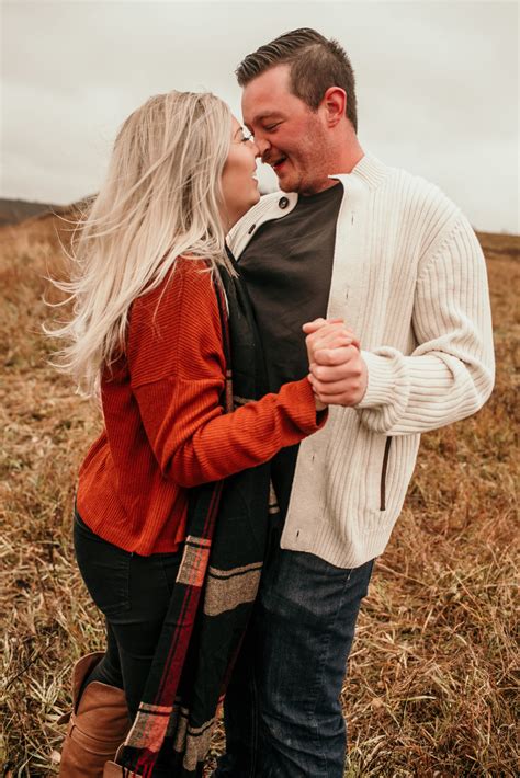 Lea Park Engagement | Kayla & Cole - Nicole Nawrot Photography