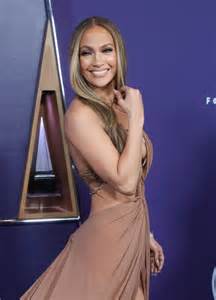 Jennifer Lopez's 17-Year-Old Daughter Is Her Twin In Stunning New Photo