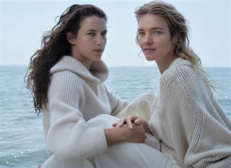 russian supermodel natalia vodianova reunited   sister