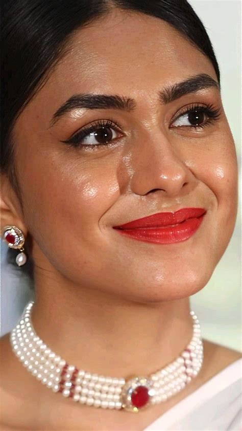 mrunal thakur hot   beautiful face images beautiful women