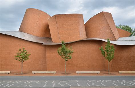 Frank Gehry, Deconstructivism. on Behance