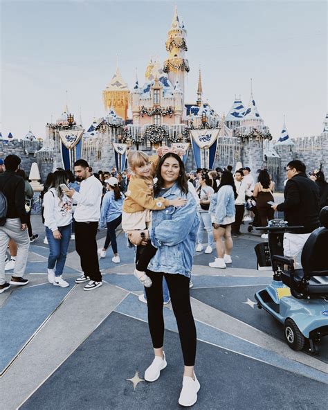 Vanessa Wade (@vanessawade_) • Instagram photos and videos