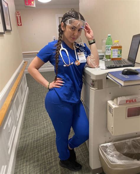 Big booty nurse : r/MassiveTitsnAss