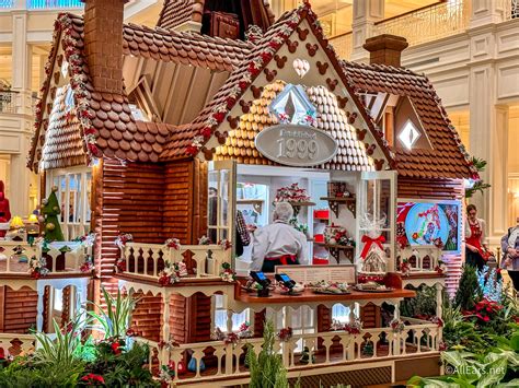 grand floridian resort gingerbread house 11