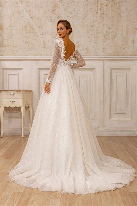 Classic Lace Long-Sleeve Wedding Dress | Deep V-Neck Bridal Gown with