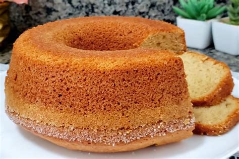 Bolo De Liquidificador Sem Leite - Bolo de banana de liquidificador sem leite: Macio, fácil e saboroso
