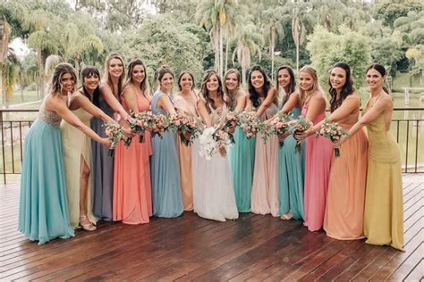 Quantas Madrinhas Tem Em Um Casamento - Madrinhas candy colors | Casamentos coloridos, Cores para casamento ...