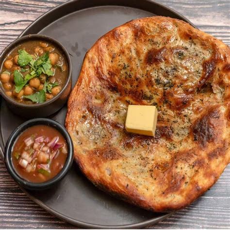 mixed kulcha  chole tangy chutney butter novelty sweets north