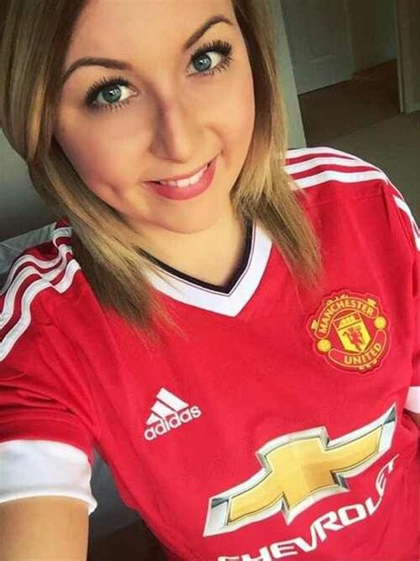 fans showing    shirt  design  good football girls