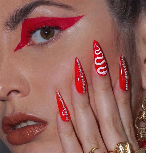 claws  office magazine