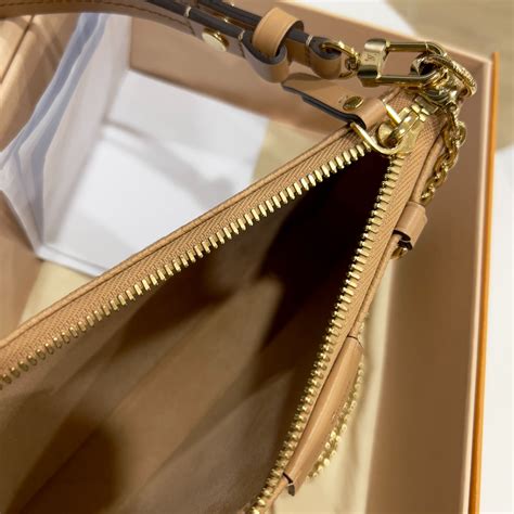 louis vuitton easy pouch on strap 9