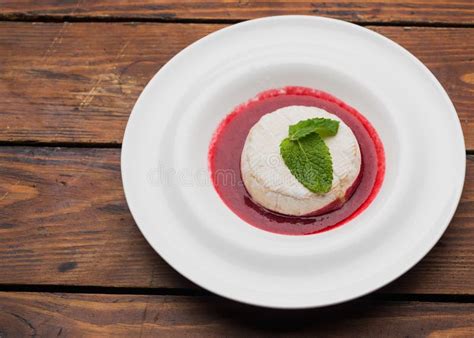 sweet dish stock photo image  sweet garnish focus