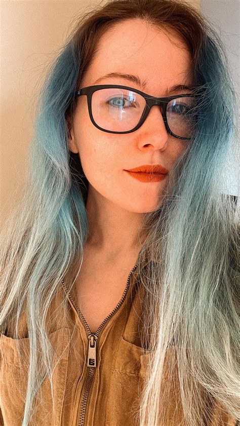 Read your card’s message👇🏼 🦉 Prince (Page) of Cups 🦉 • facing your