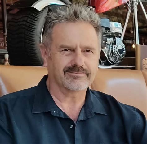 Nerdiest - The internet is losing it over this DEA agent’s beaming