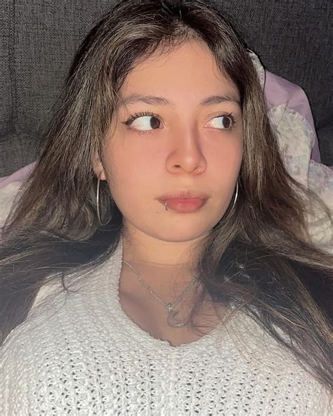 Arlet | I’m tryna make you my boo 🌙 | Instagram