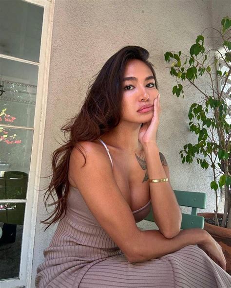 10 Potret Samantha Richelle, Putri Brunei yang Nyentrik | IDN Times