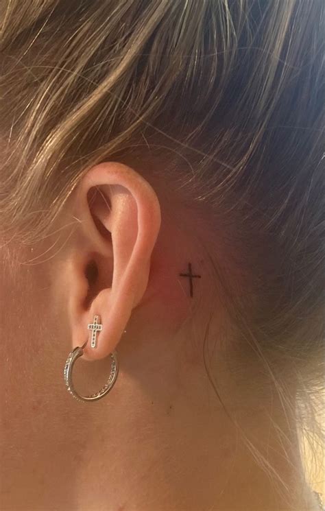 Small cross tattoo – Artofit