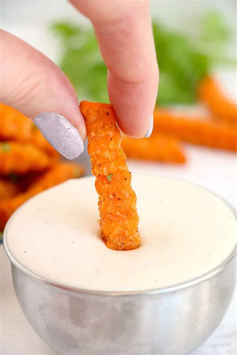how long to air fry frozen fries