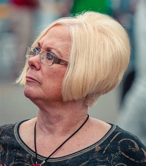 Karen Haircuts: Avoid These 15 Hated Styles – HairstyleCamp
