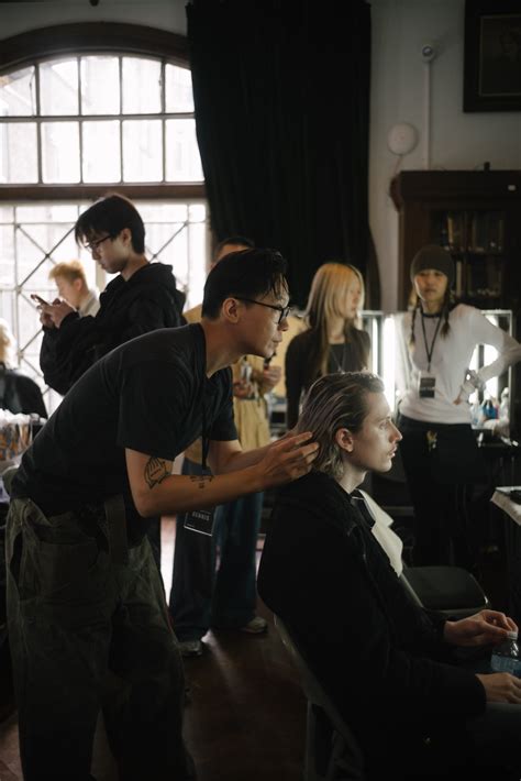 JENN LEE 2025 春夏系列亮相臺北時裝週：青春回聲，風中奔跑的自由回憶 - FLAT43