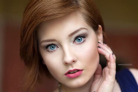 Девушка С Красивыми Глазами из архива, для всех людей открыли доступ
