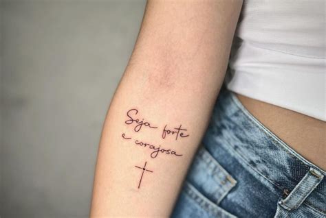 Tatuagem Seja Forte E Corajosa No Braço - Tatuagem seja forte e corajosa: 30 ideias lindas para se inspirar