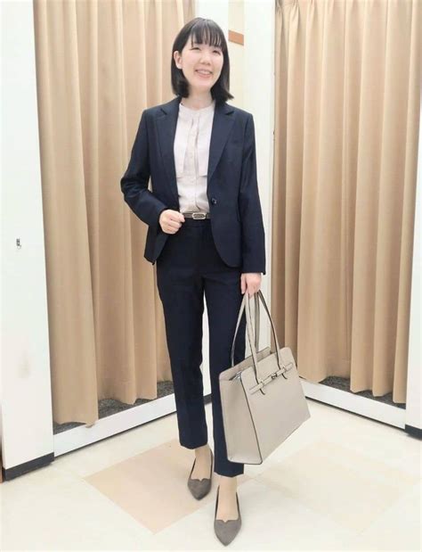 【女性向け転職活動スーツの選び方】着こなしもパンツとスカートに分けてご紹介 | コラム【AOKI公式通販】
