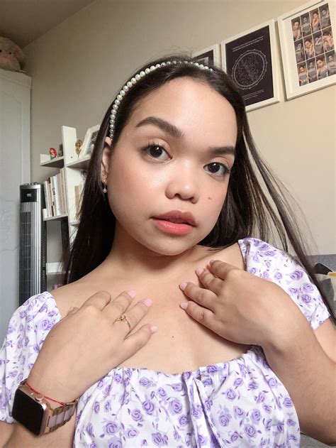 Lips as sweet as mangoes... whispering the secrets of the Philippines