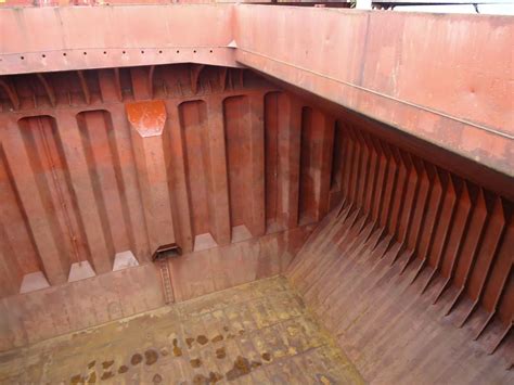 cargo hold preparation officer
