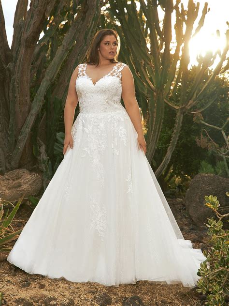popular bridal gown designers - Fashion Professional
