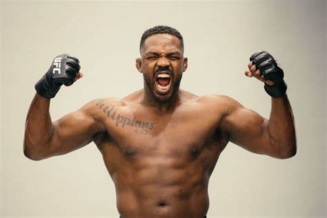 Jon Jones fires back at critics after debuting new heavyweight physique ...