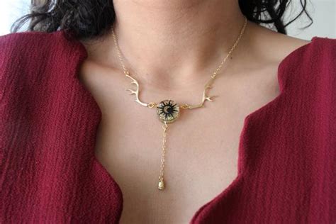 Shadow and Bone Necklace This necklace is inspired by Leigh Bardugos ...