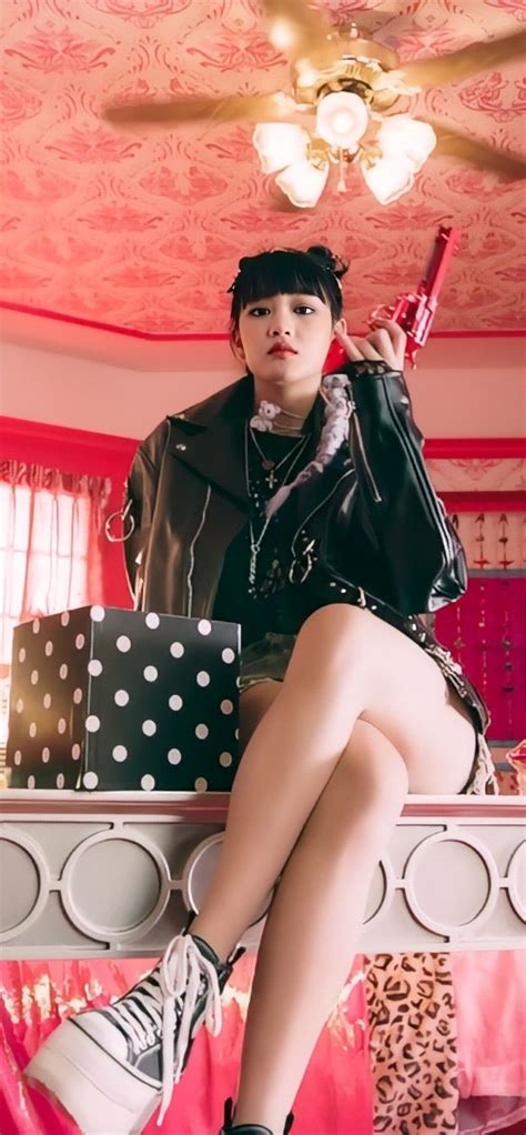 Wallpaper of G-idle Tomboy