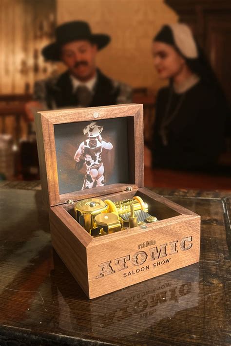 Atomic saloon show stuns audiences with its wild acrobatic comedy 8