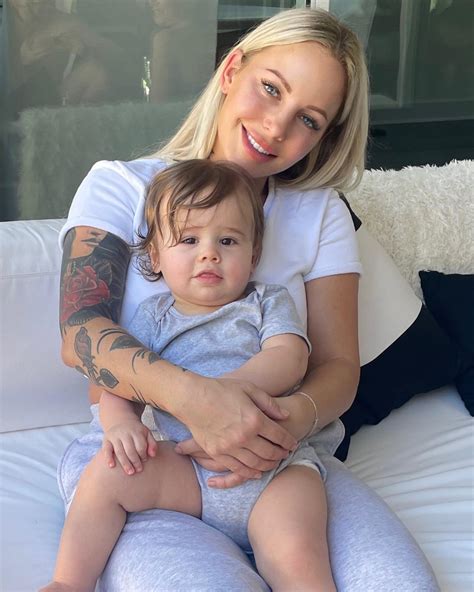 Kelly Fedoni | Mermaid vibes in my @wickedrootshair I’m wearing Band it