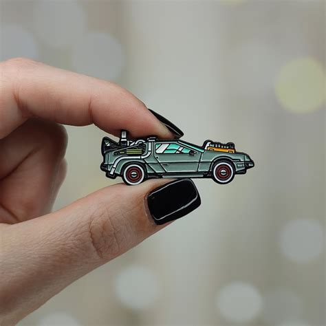 Металевий значок, пін "DeLorean. Машина часу. Назад у майбутнє ...
