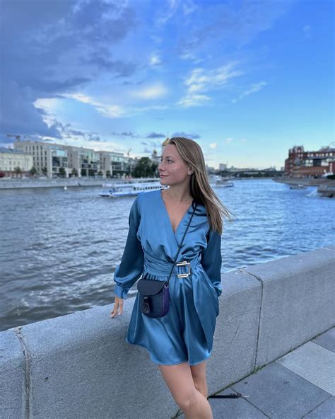 Julia Demidova 💞 | 🌹 Soon as there are roses, I want no roses. I want