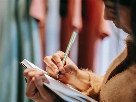 How to Write an E-Commerce Return Policy - Inventora