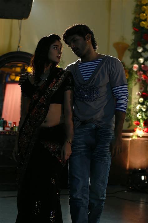 Hottest High Clarity Photos Of Ileana Stripping Her Saree S