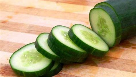 beragam manfaat timun  kesehatan  kecantikan