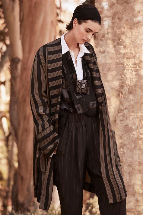 Urban Zen Spring 2018 Ready-to-Wear Fashion Show | Vogue